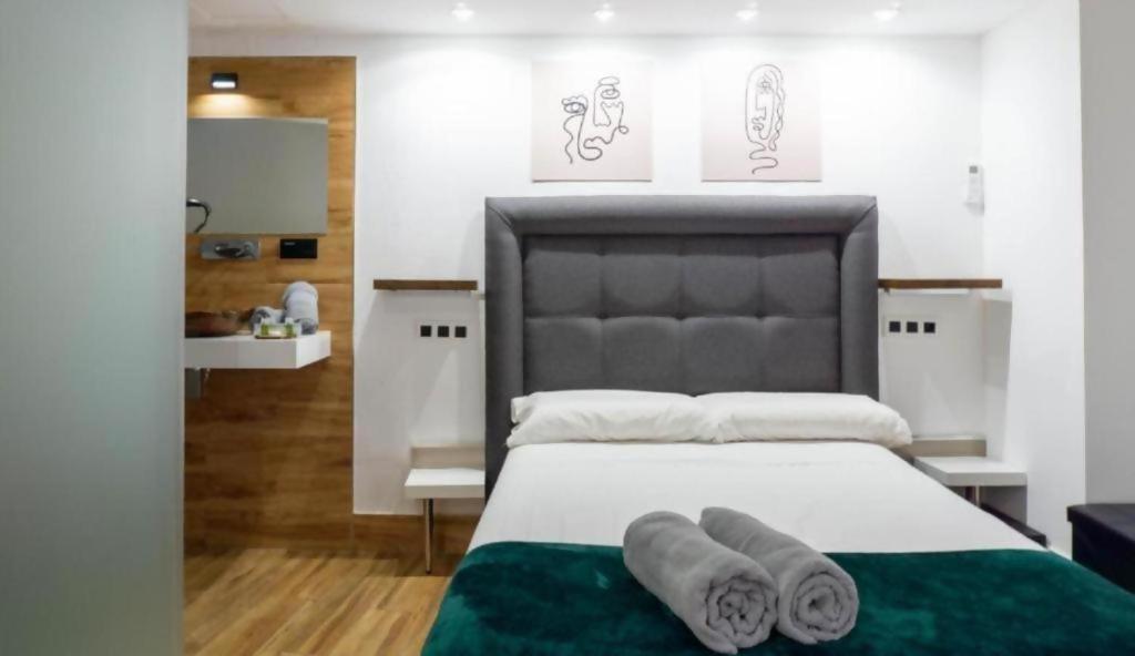 Ilustre Rooms مالقة الغرفة الصورة