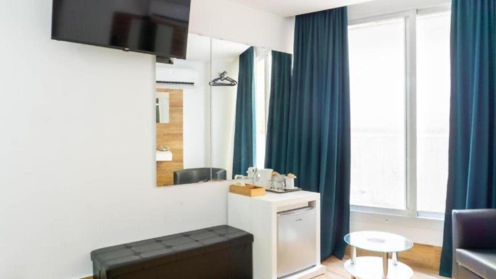 Ilustre Rooms مالقة الغرفة الصورة