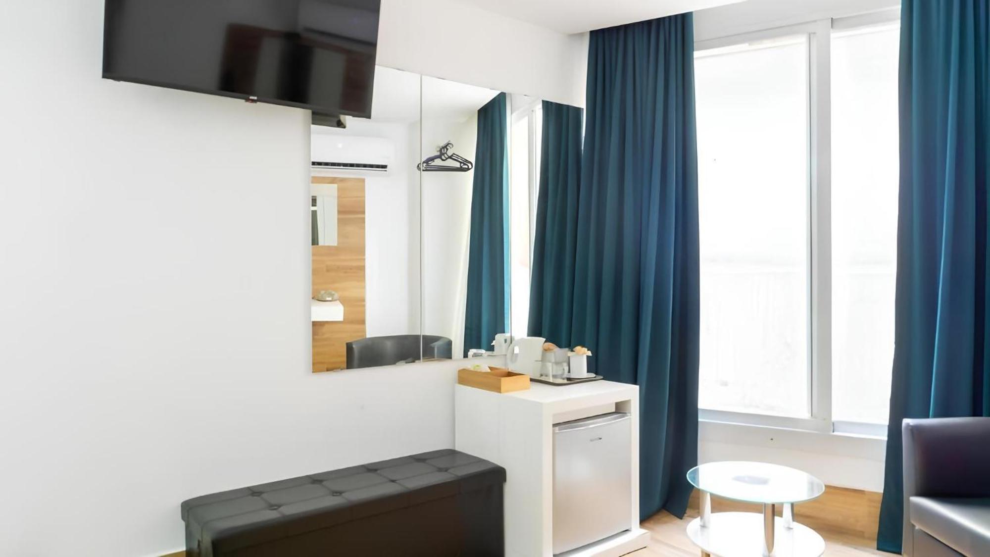 Ilustre Rooms مالقة المظهر الخارجي الصورة