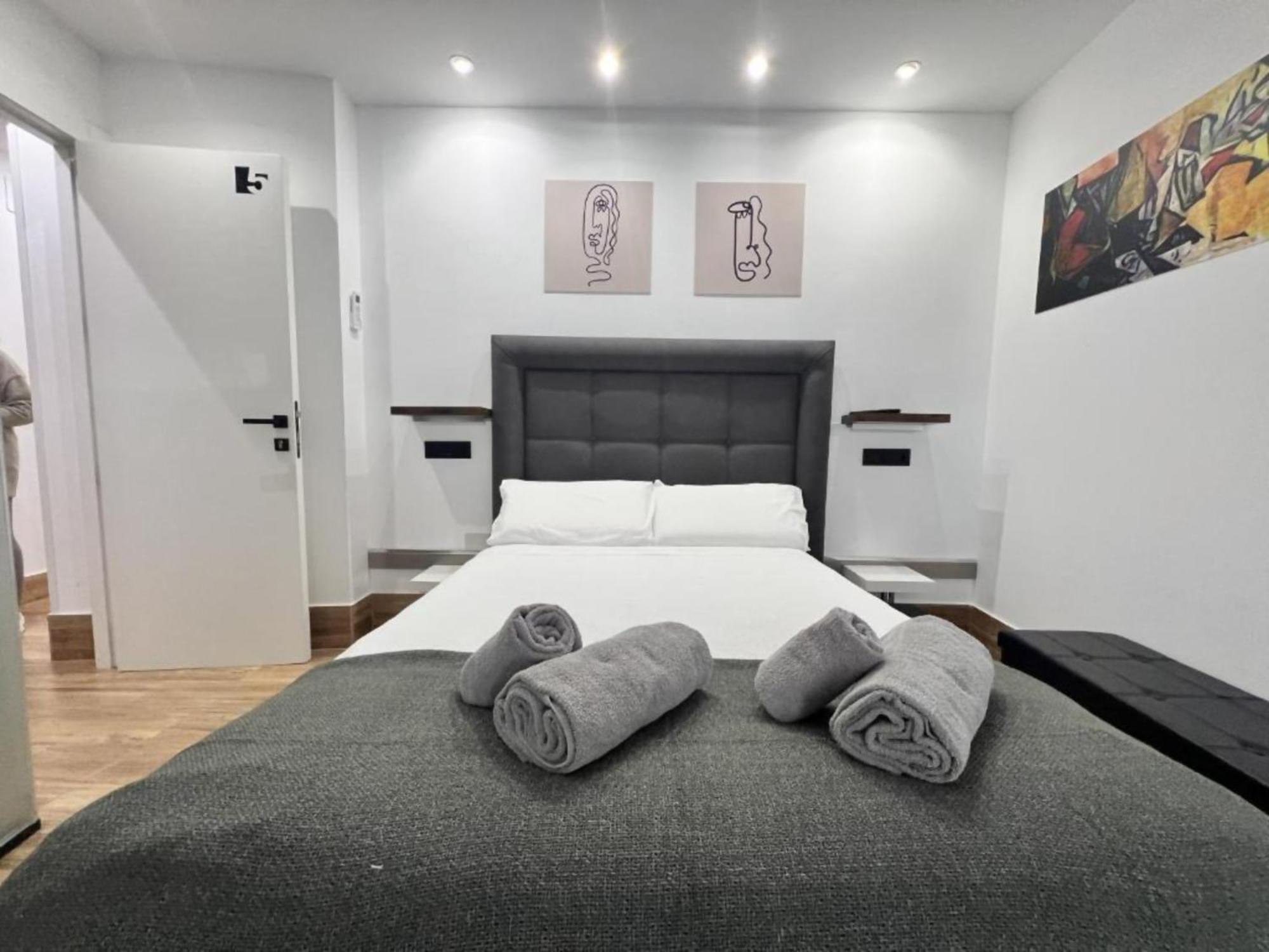Ilustre Rooms مالقة المظهر الخارجي الصورة